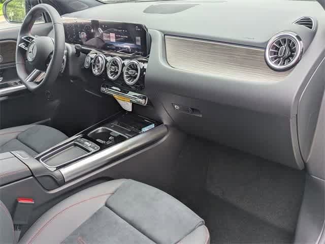 Thumbnail: 2025 Mercedes-Benz GLA - 11