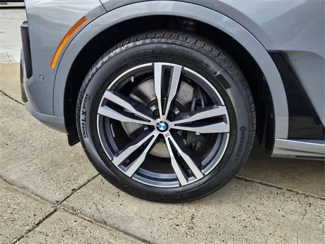 Thumbnail: 2026 BMW X7 - 14