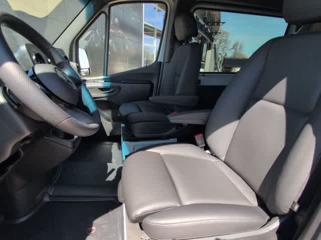 Thumbnail: 2026 Mercedes-Benz Sprinter - 15