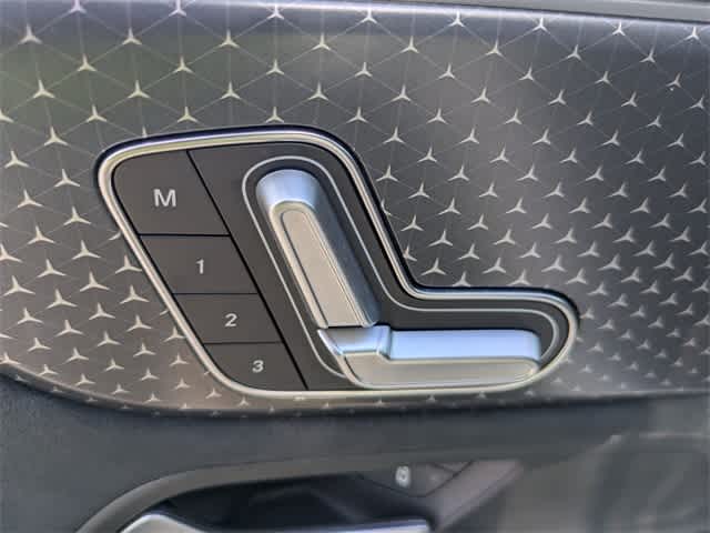 Thumbnail: 2025 Mercedes-Benz GLA - 17