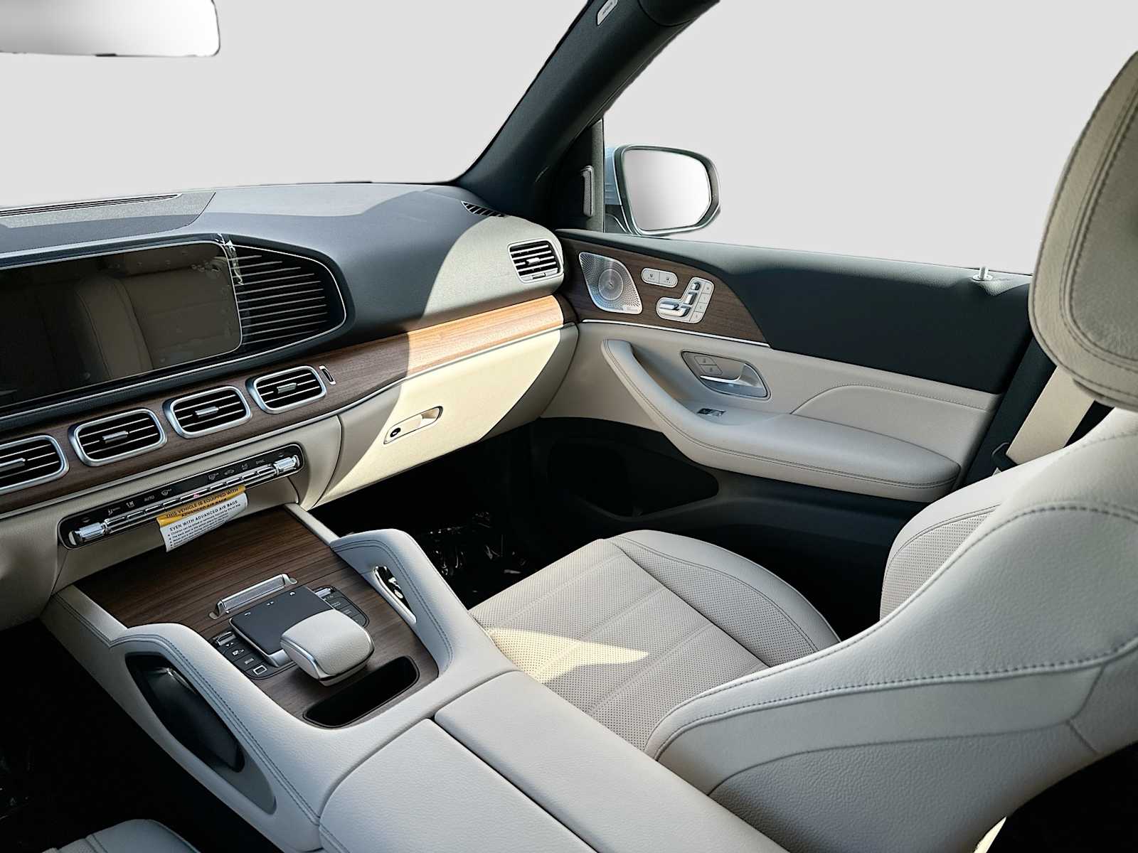 Thumbnail: 2026 Mercedes-Benz GLE - 25