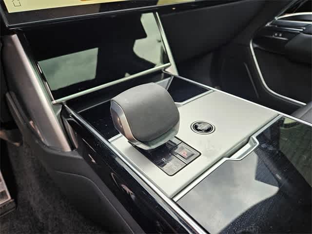 Thumbnail: 2025 Land Rover Range Rover - 34