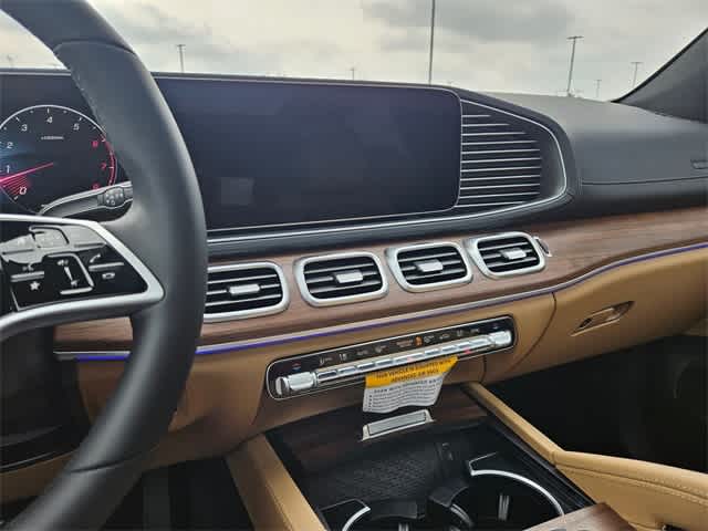 Thumbnail: 2026 Mercedes-Benz GLE - 26