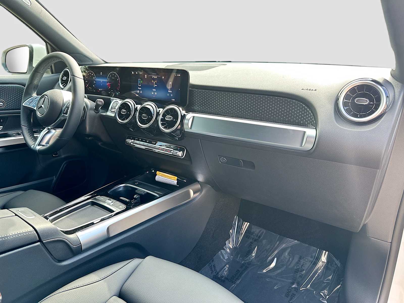 Thumbnail: 2026 Mercedes-Benz GLB - 28