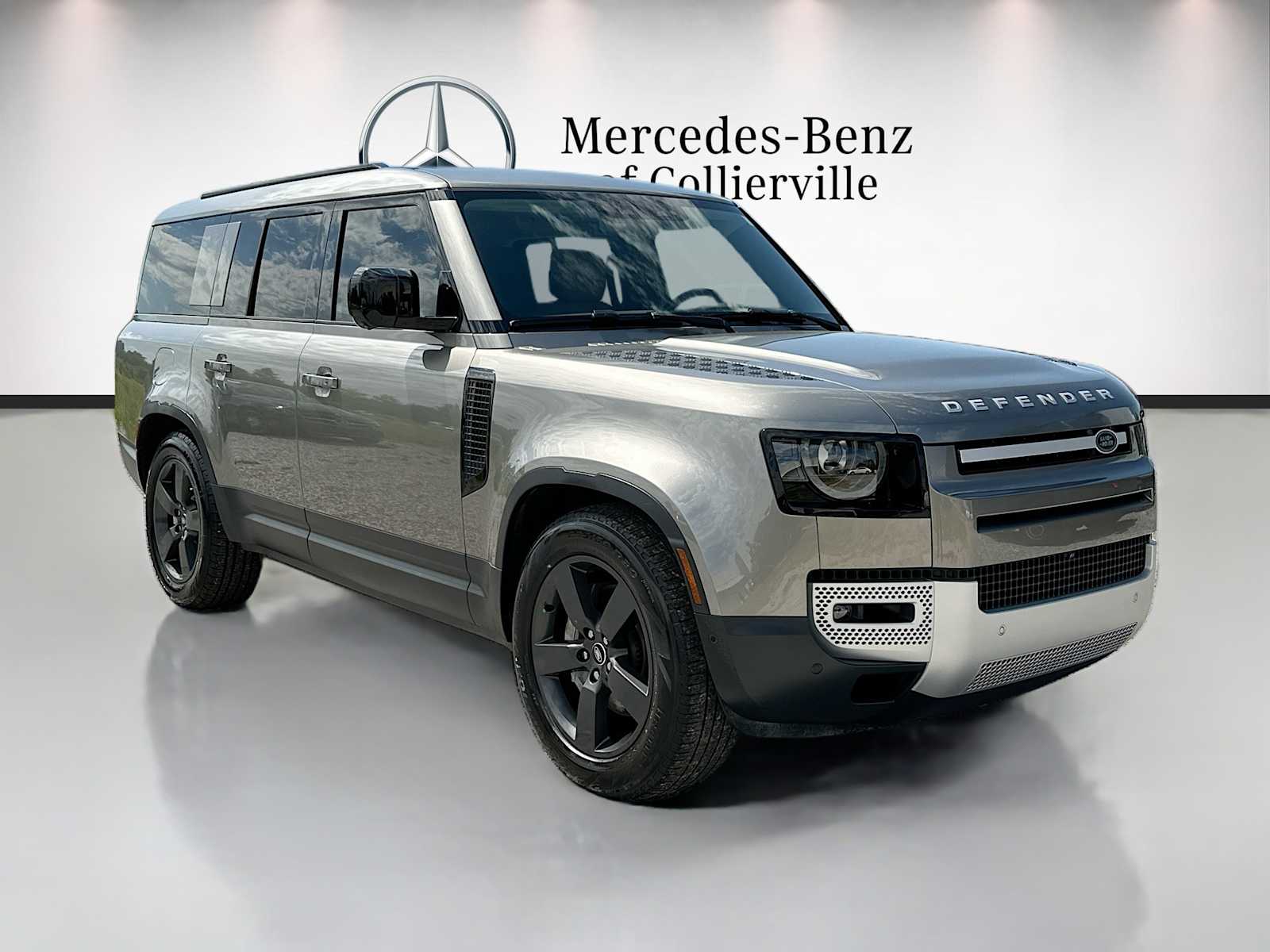 Thumbnail: 2025 Land Rover Defender - 3