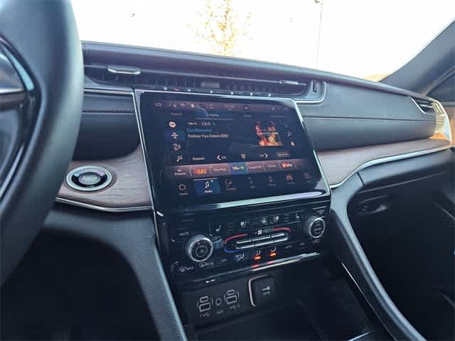 Thumbnail: 2022 Jeep Grand Cherokee - 28