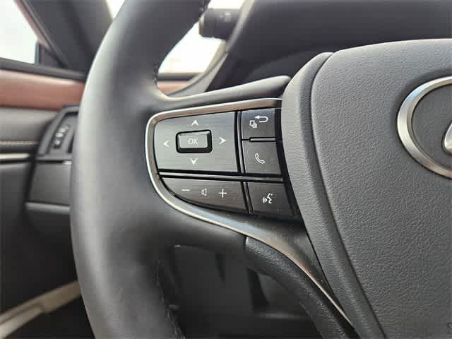 Thumbnail: 2025 Lexus ES - 23