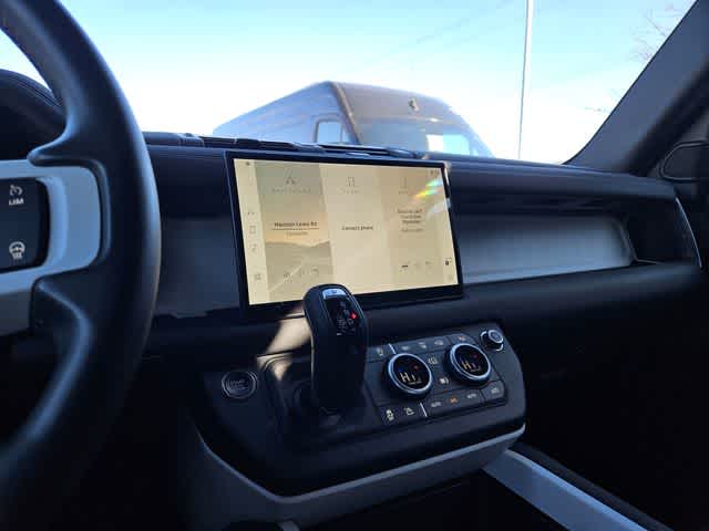 Thumbnail: 2025 Land Rover Defender - 31