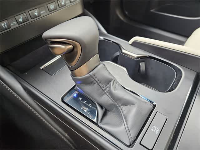 Thumbnail: 2025 Lexus ES - 31