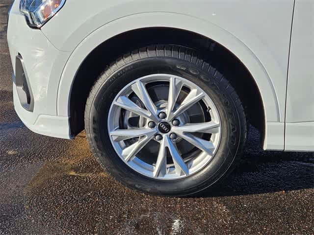 Thumbnail: 2025 Audi Q3 - 10