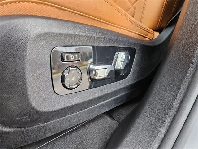 Thumbnail: 2026 BMW X7 - 16