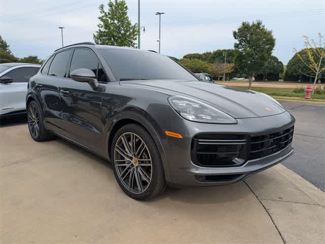 2021 Porsche Cayenne Turbo photo 2