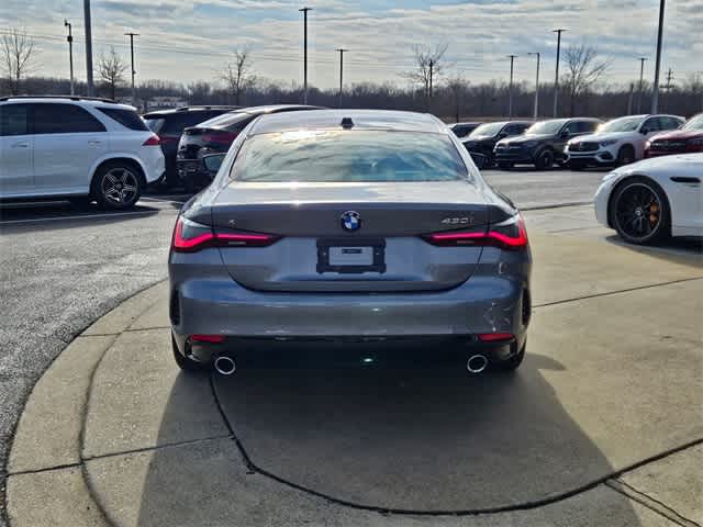 Thumbnail: 2026 BMW 4 Series - 8