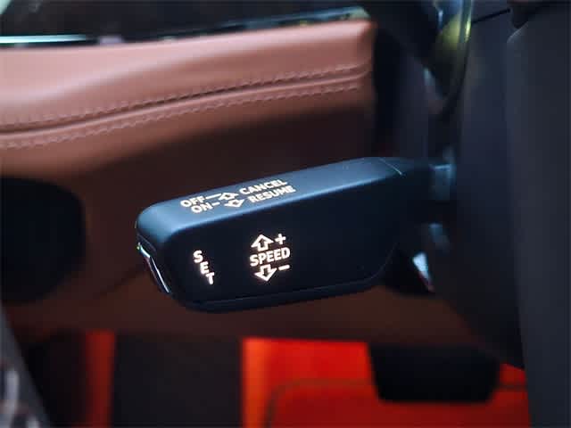 Thumbnail: 2023 Bentley Bentayga - 28