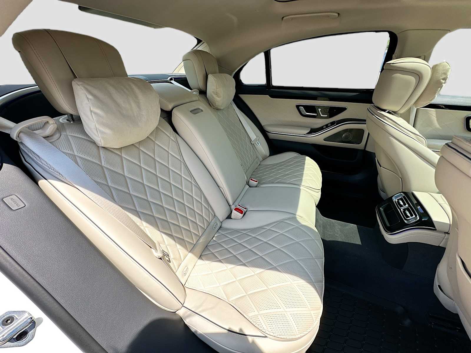 Thumbnail: 2023 Mercedes-Benz S-Class - 28