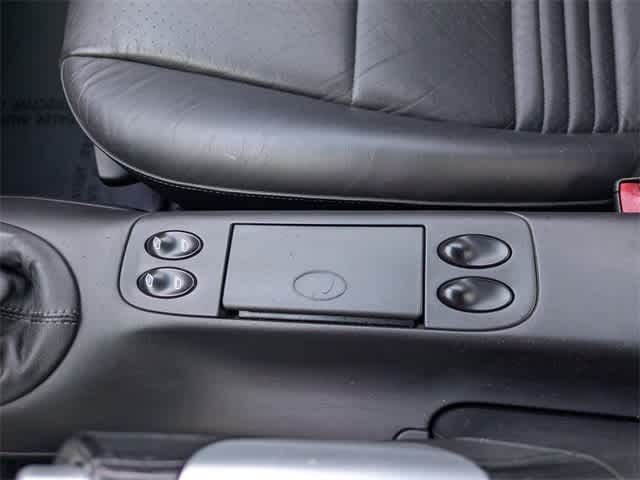 Thumbnail: 2004 Porsche 911 - 34