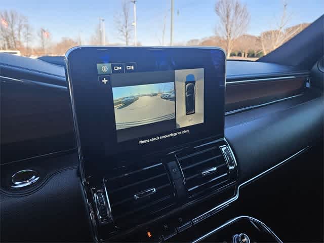 Thumbnail: 2019 Lincoln Navigator L - 33