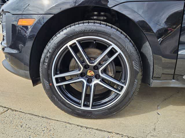 Thumbnail: 2020 Porsche Macan - 13