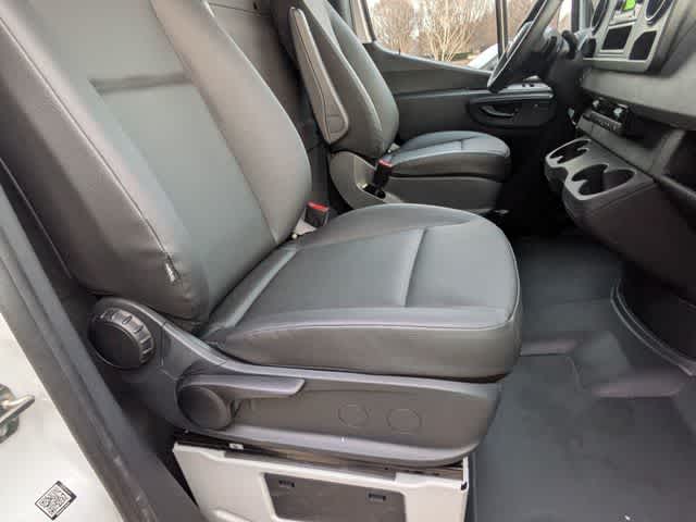 Thumbnail: 2024 Mercedes-Benz eSprinter - 17