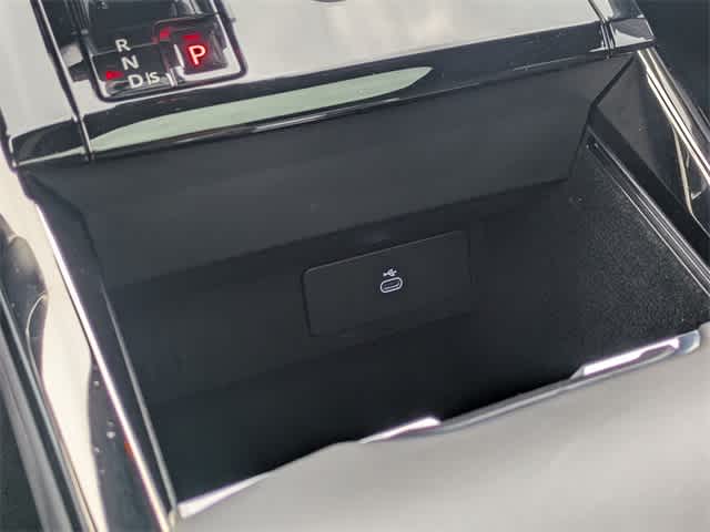 Thumbnail: 2025 Land Rover Range Rover Sport - 30