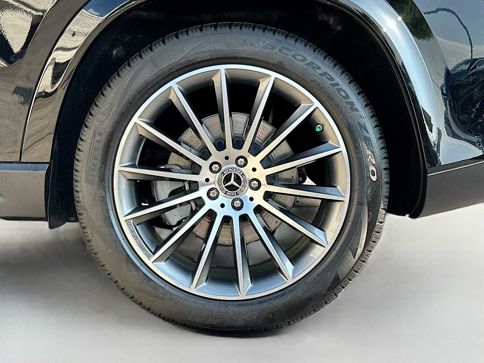 Thumbnail: 2026 Mercedes-Benz GLE - 32