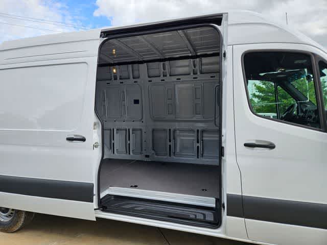 Thumbnail: 2026 Mercedes-Benz Sprinter - 18