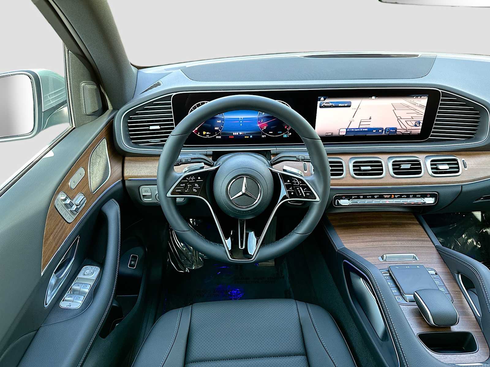 Thumbnail: 2026 Mercedes-Benz GLE - 24