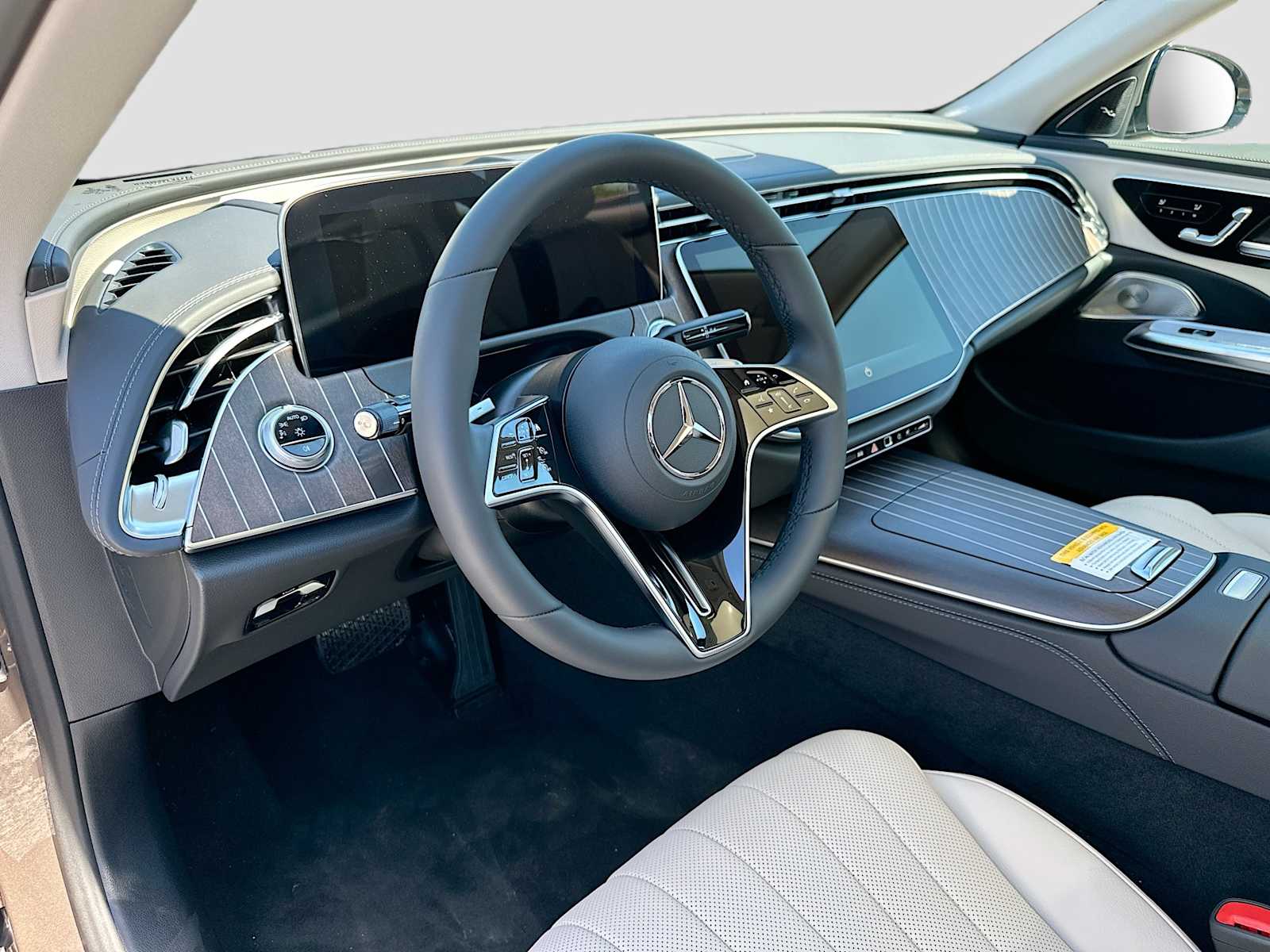 Thumbnail: 2026 Mercedes-Benz E-Class - 9