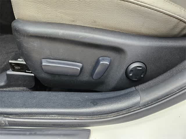 Thumbnail: 2014 Toyota Avalon - 18