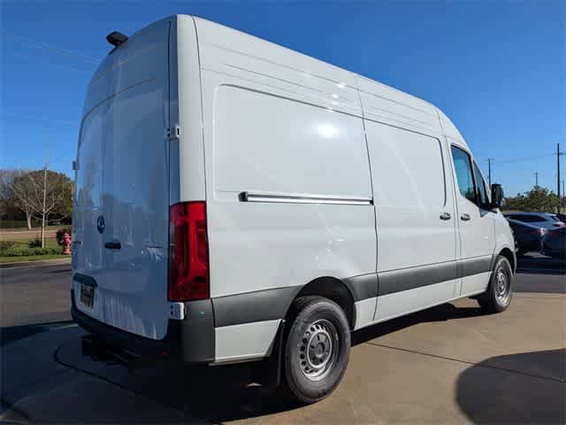 Thumbnail: 2025 Mercedes-Benz Sprinter - 9