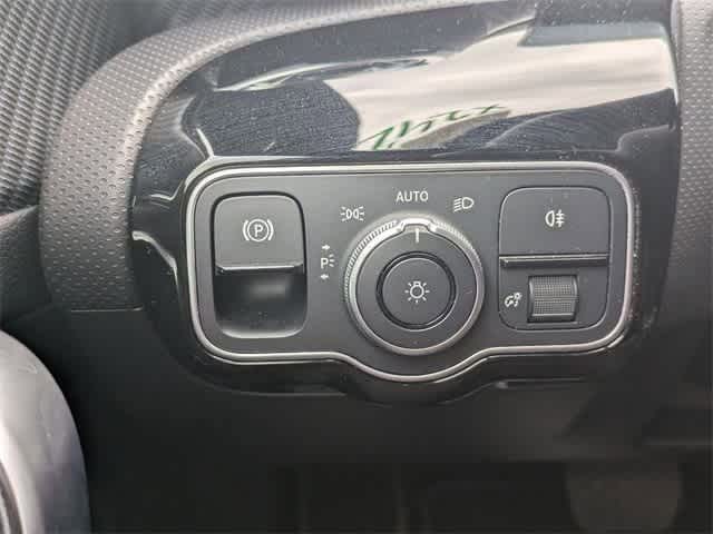 2025 Mercedes-Benz CLA 250 25