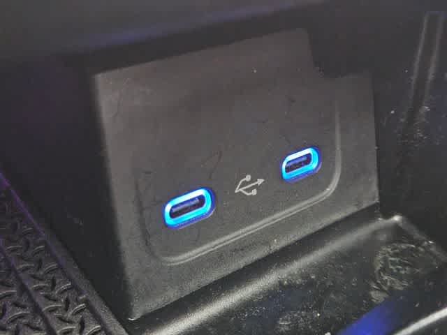 Thumbnail: 2024 Mercedes-Benz C-Class - 32