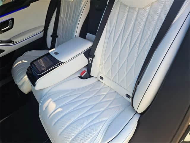 Thumbnail: 2025 Mercedes-Benz S-Class - 22