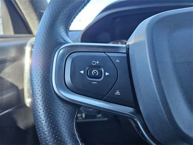 Thumbnail: 2020 Volvo XC40 - 25