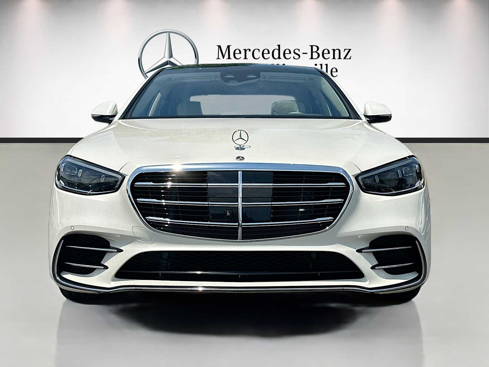 Thumbnail: 2023 Mercedes-Benz S-Class - 2