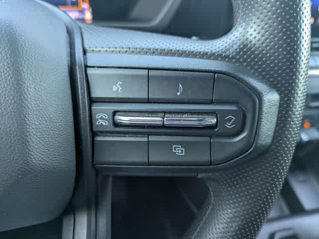 Thumbnail: 2023 Chevrolet Colorado - 23