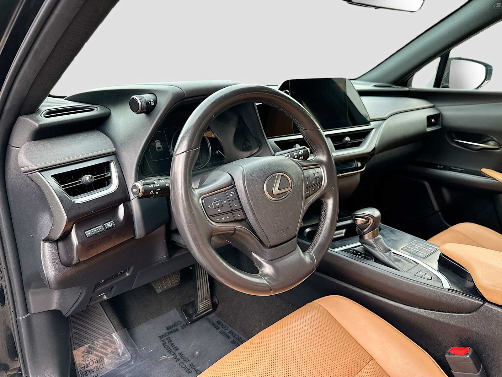 Thumbnail: 2023 Lexus UX - 8