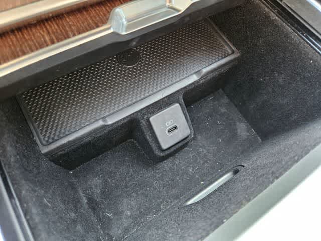 Thumbnail: 2025 Land Rover Range Rover - 34