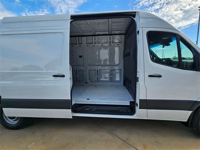 Thumbnail: 2026 Mercedes-Benz Sprinter - 27