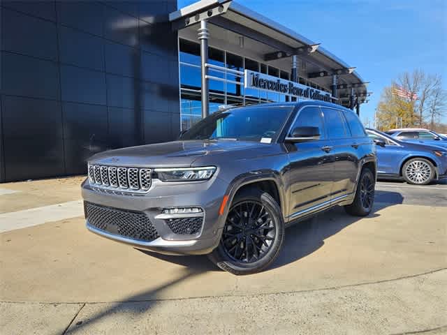 2022 Jeep Grand Cherokee Summit's photo