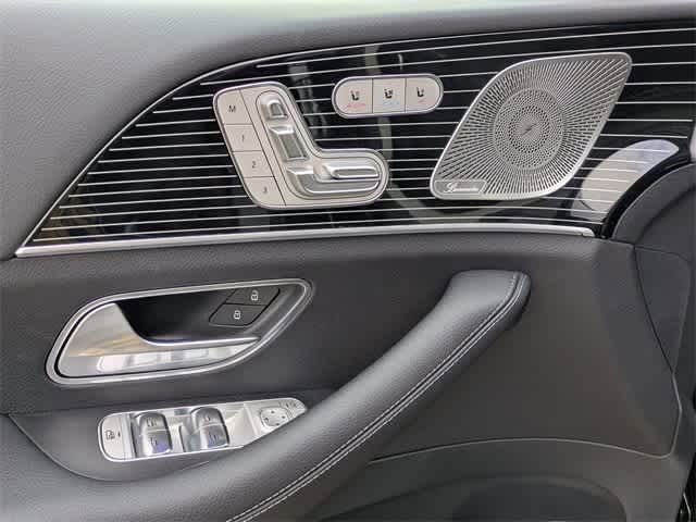 Thumbnail: 2025 Mercedes-Benz GLS - 17