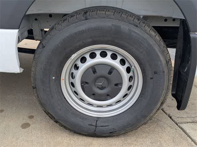 Thumbnail: 2025 Mercedes-Benz Sprinter - 14