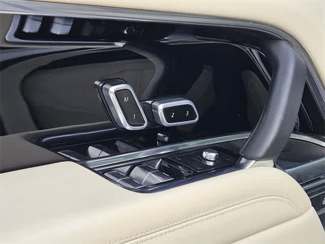 Thumbnail: 2025 Land Rover Range Rover - 16