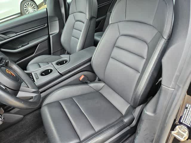 Thumbnail: 2023 Porsche Taycan - 14