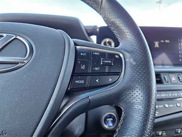 Thumbnail: 2022 Lexus ES - 24