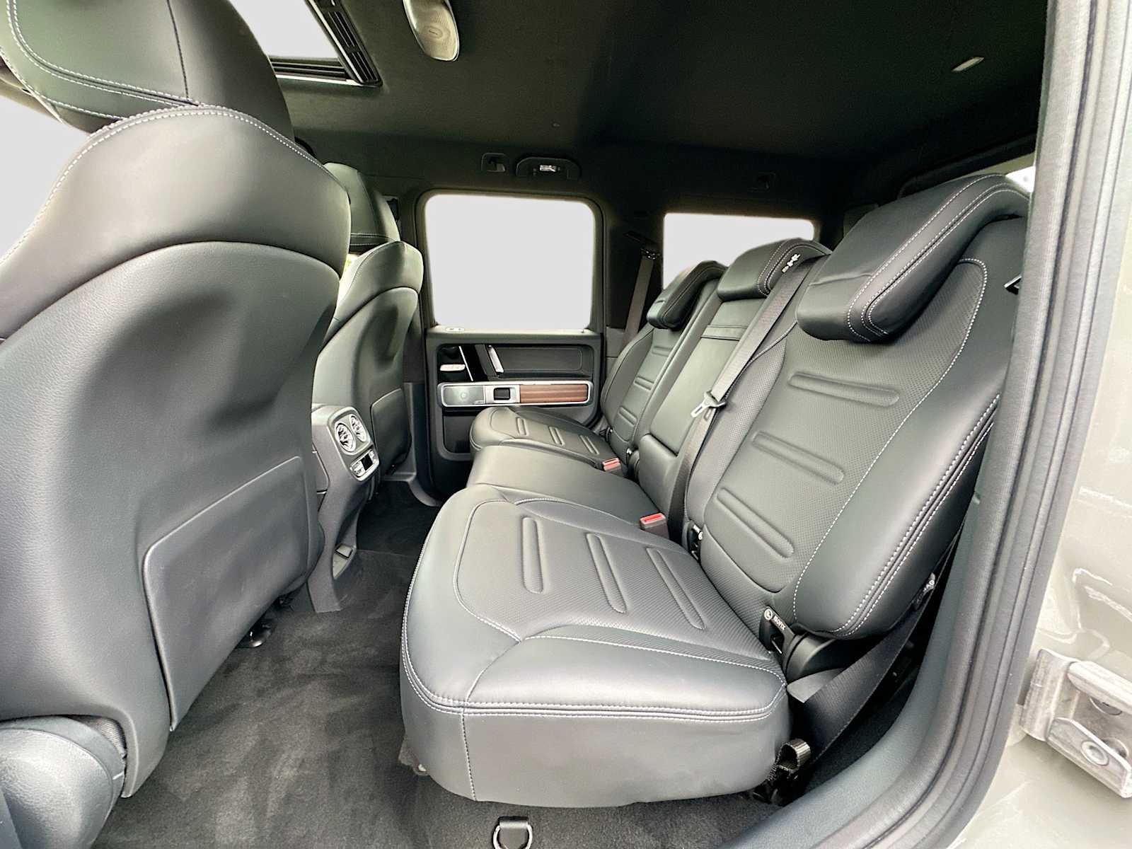 Thumbnail: 2026 Mercedes-Benz G-Class - 26