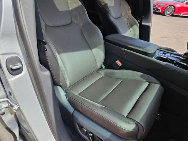 Thumbnail: 2025 Lexus RX - 23