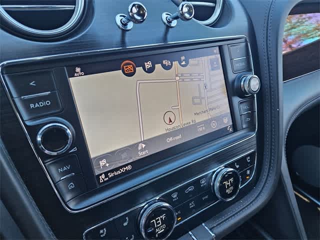 Thumbnail: 2020 Bentley Bentayga - 32