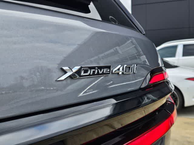 Thumbnail: 2026 BMW X7 - 13