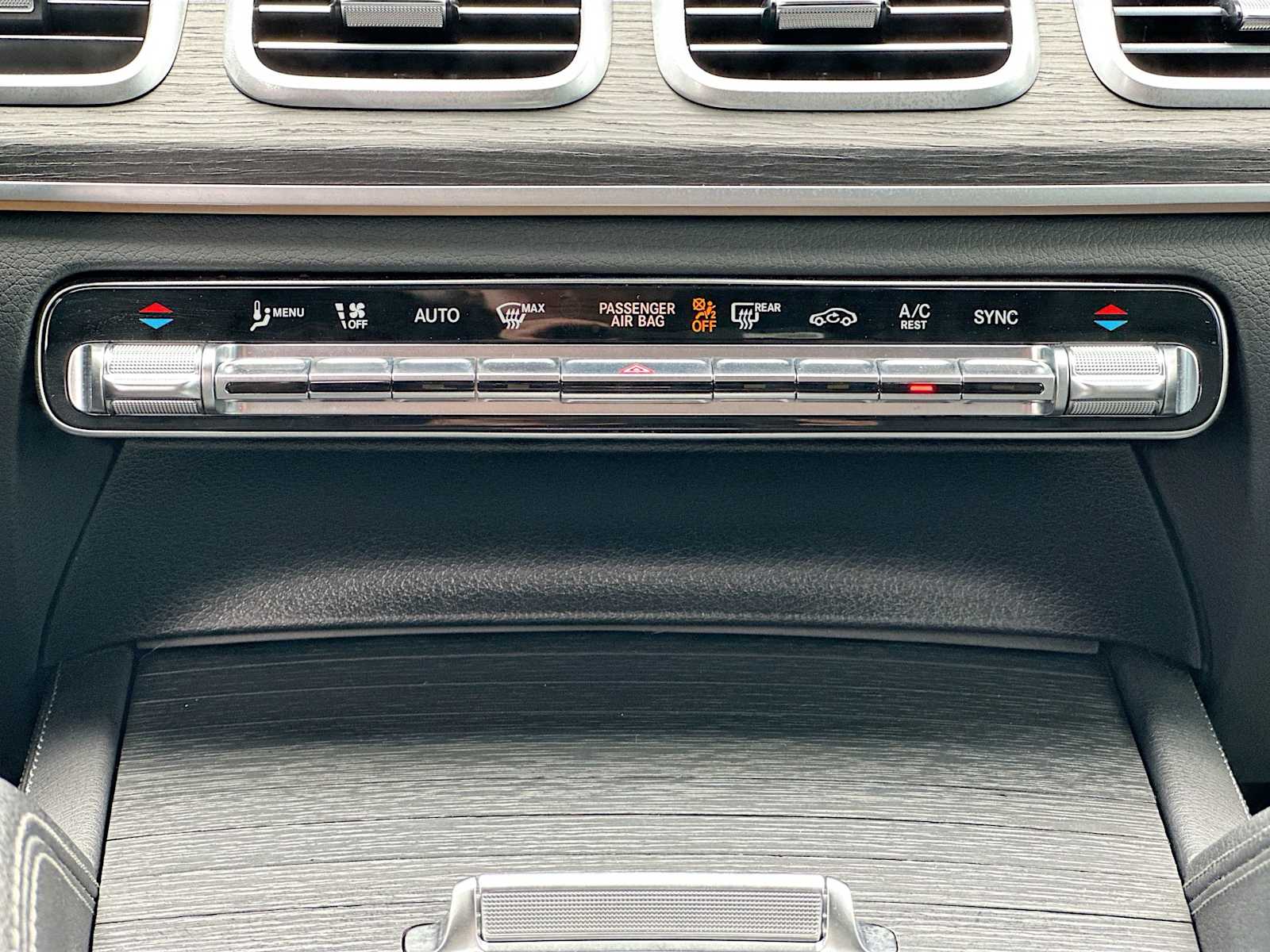 Thumbnail: 2025 Mercedes-Benz GLS - 16